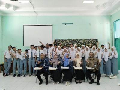 Outing Class Ke PTN dan PTS di Cilacap